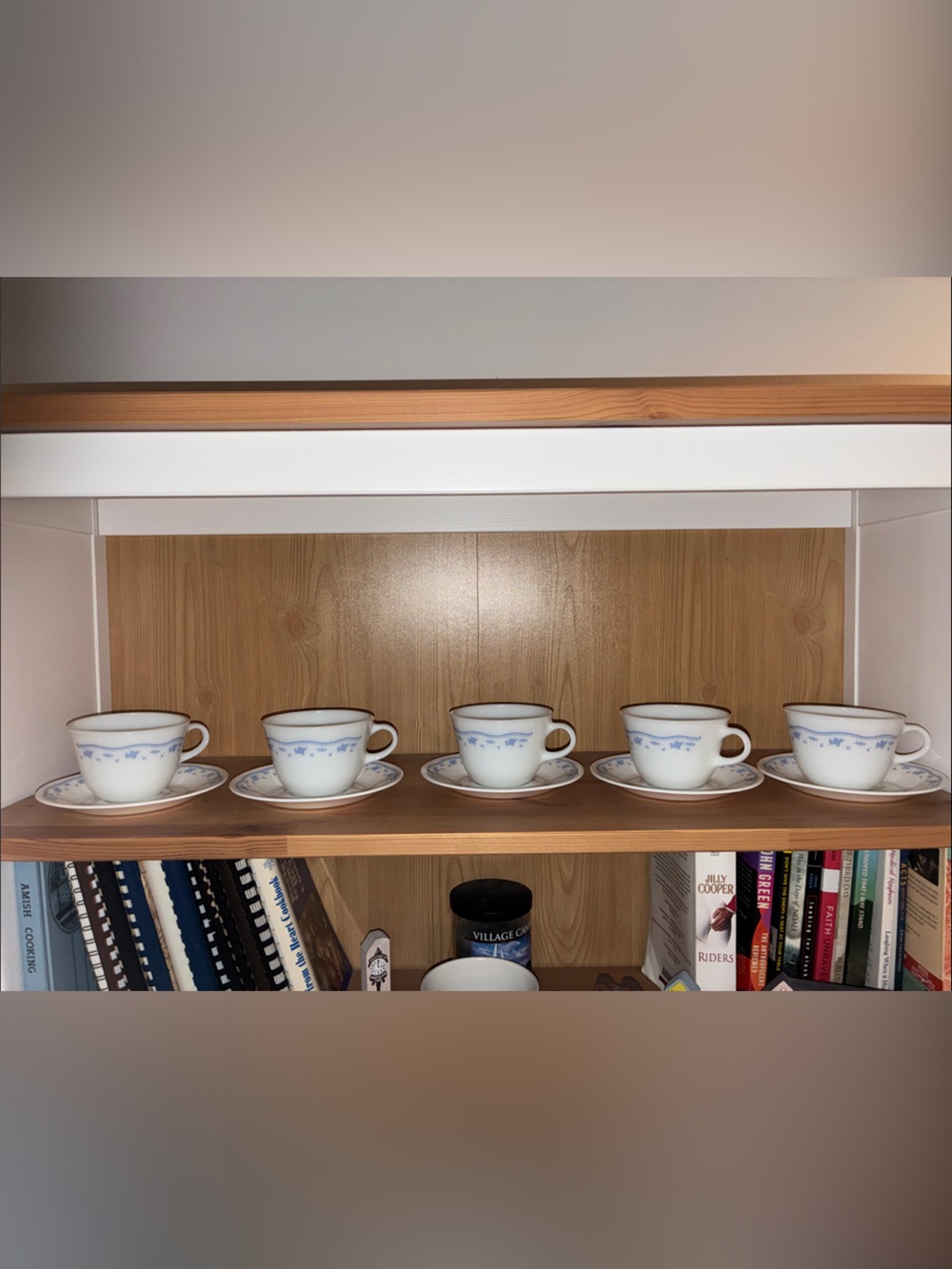 10 Pieces - 5 Pyrex Mugs matching 5 Coralle tea plates